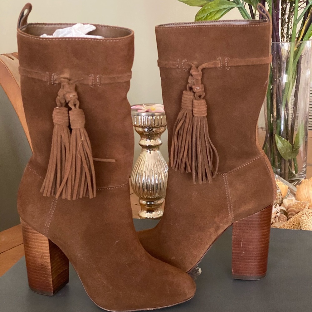 Vince Camuto Boots in GUC with Box